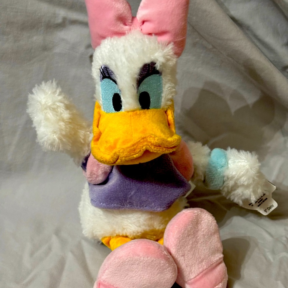 Authentic Disney Parks Daisy Duck with tags